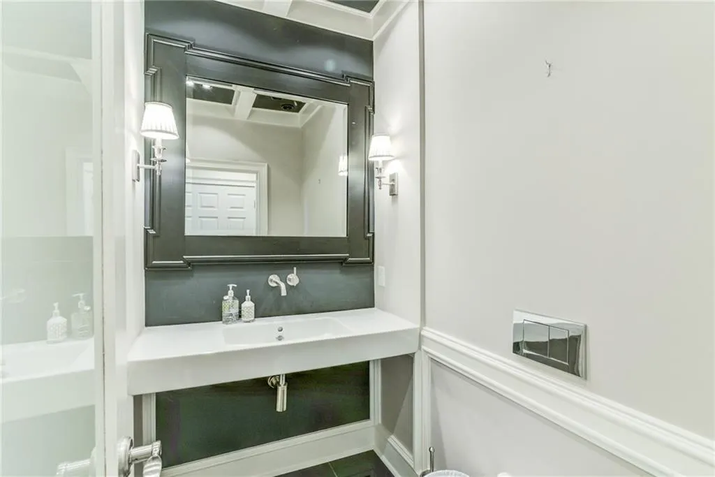 5718 Oak Landing Nw, Atlanta, Georgia 30327, 3 Bedrooms Bedrooms, ,2 BathroomsBathrooms,Residential,Sold,5718 Oak Landing Nw,5946723