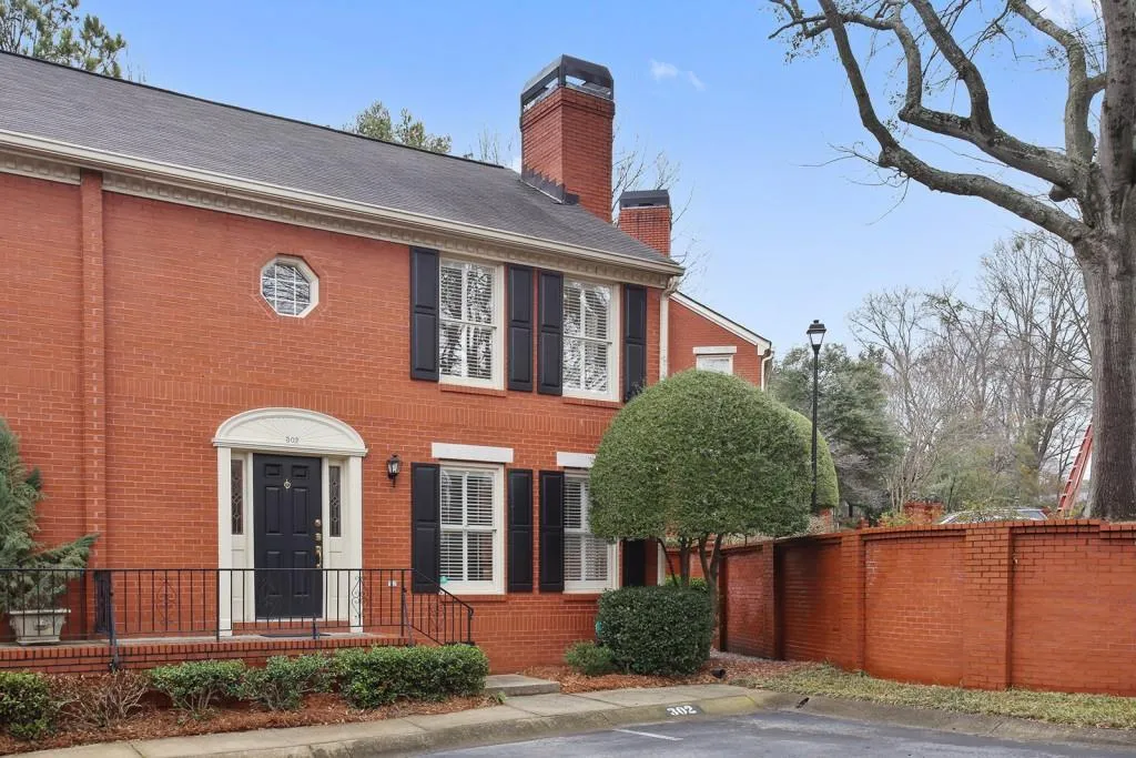 302 Defoors Mill Drive Nw Unit 302, Atlanta, Georgia 30318, 2 Bedrooms Bedrooms, ,2 BathroomsBathrooms,Residential,Sold,302 Defoors Mill Drive Nw Unit 302,5967097