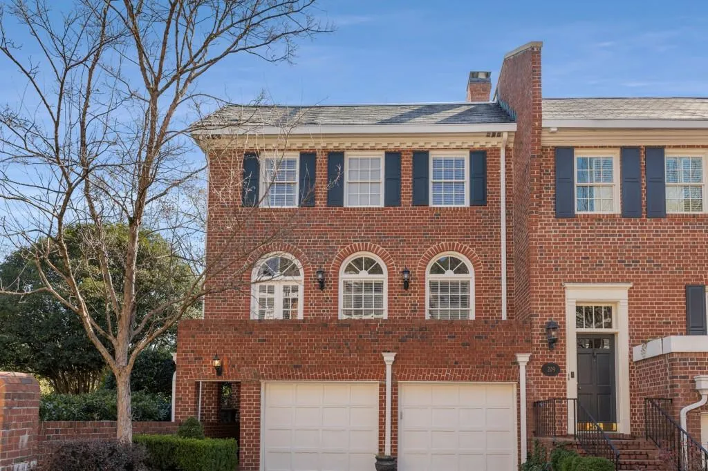 208 Jefferson Circle, Atlanta, Georgia 30328, 3 Bedrooms Bedrooms, ,2 BathroomsBathrooms,Residential,Sold,208 Jefferson Circle,7543114