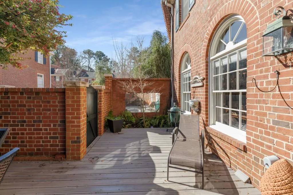 208 Jefferson Circle, Atlanta, Georgia 30328, 3 Bedrooms Bedrooms, ,2 BathroomsBathrooms,Residential,Sold,208 Jefferson Circle,7543114