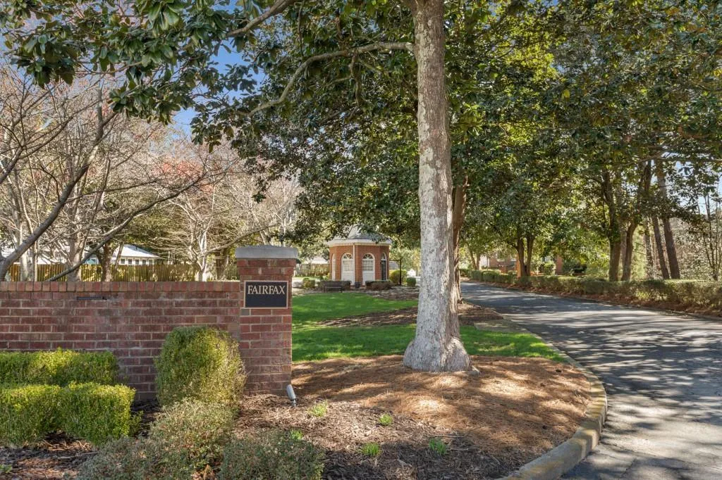208 Jefferson Circle, Atlanta, Georgia 30328, 3 Bedrooms Bedrooms, ,2 BathroomsBathrooms,Residential,Sold,208 Jefferson Circle,7543114