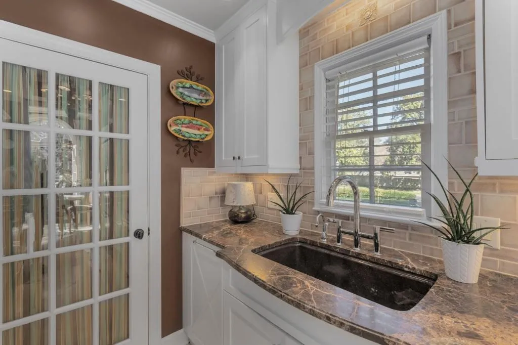 208 Jefferson Circle, Atlanta, Georgia 30328, 3 Bedrooms Bedrooms, ,2 BathroomsBathrooms,Residential,Sold,208 Jefferson Circle,7543114