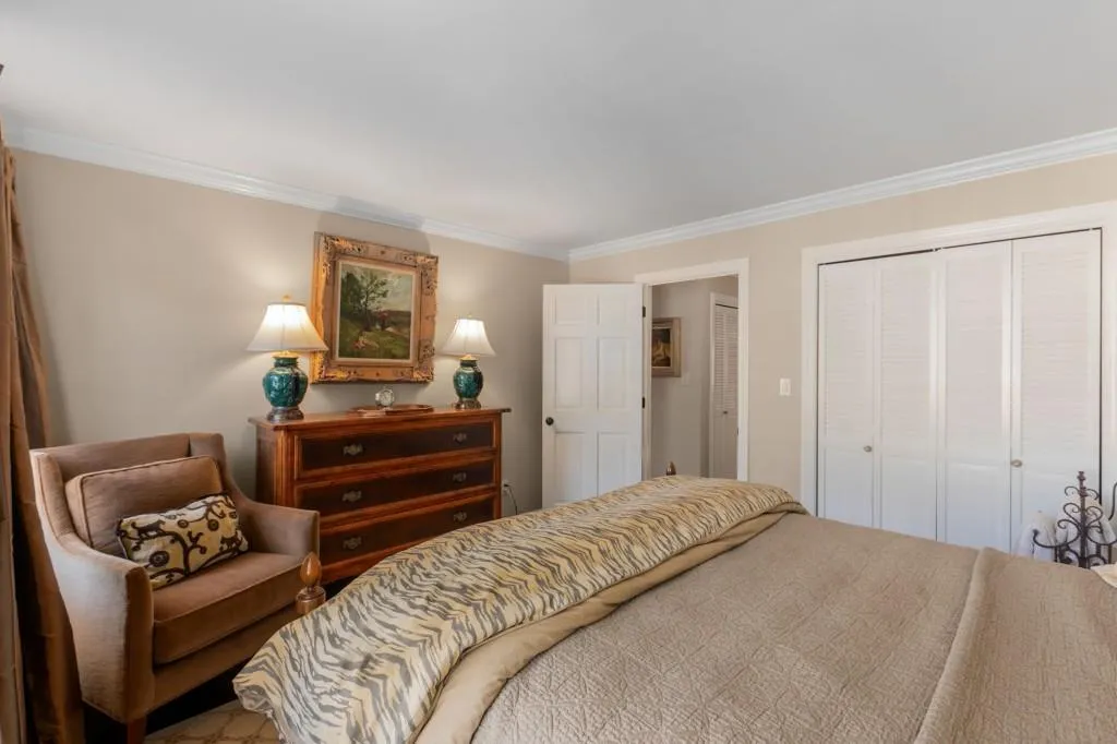 208 Jefferson Circle, Atlanta, Georgia 30328, 3 Bedrooms Bedrooms, ,2 BathroomsBathrooms,Residential,Sold,208 Jefferson Circle,7543114