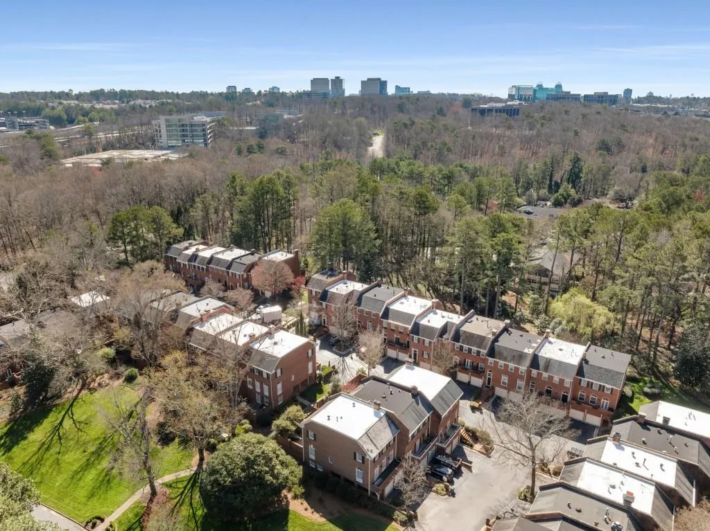 208 Jefferson Circle, Atlanta, Georgia 30328, 3 Bedrooms Bedrooms, ,2 BathroomsBathrooms,Residential,Sold,208 Jefferson Circle,7543114