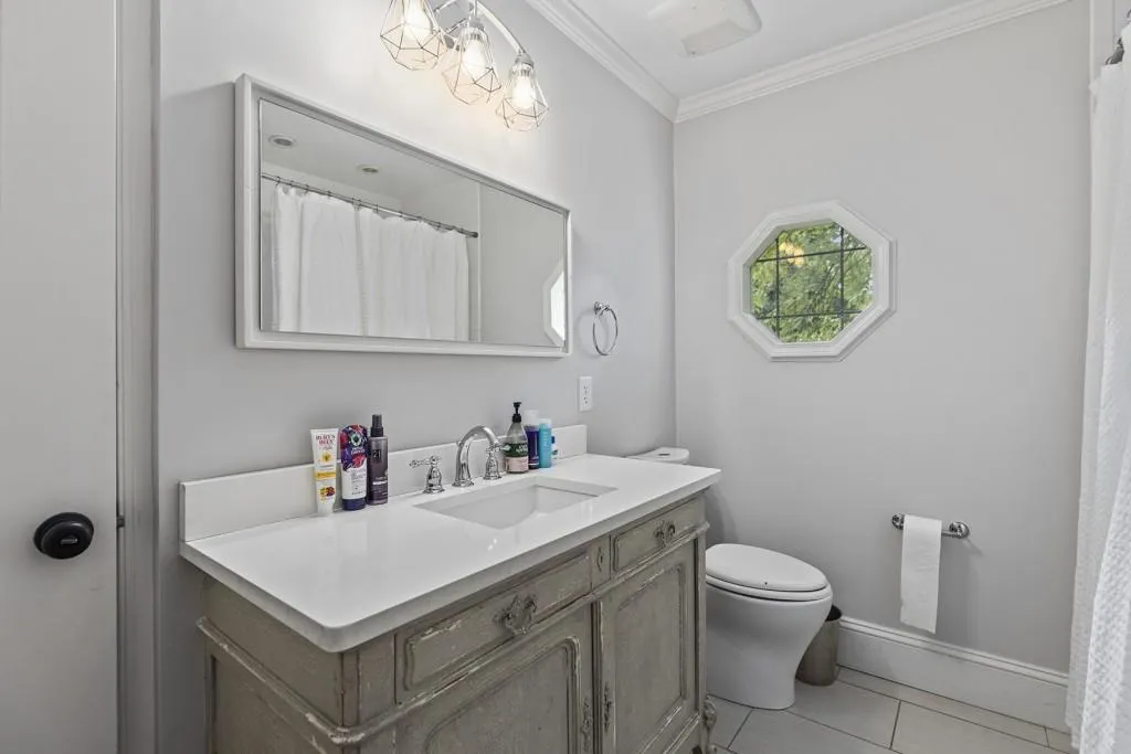 280 Seamarsh Court, Sandy Springs, Georgia 30328, 4 Bedrooms Bedrooms, ,3 BathroomsBathrooms,Residential,Sold,280 Seamarsh Court,6906980