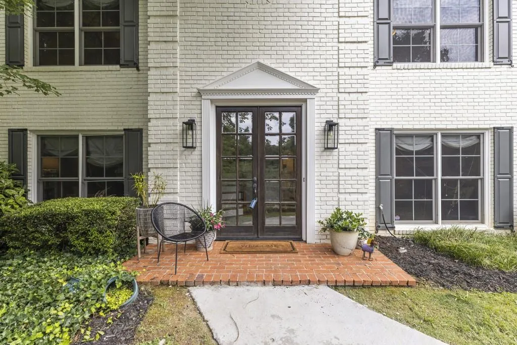 280 Seamarsh Court, Sandy Springs, Georgia 30328, 4 Bedrooms Bedrooms, ,3 BathroomsBathrooms,Residential,Sold,280 Seamarsh Court,6906980