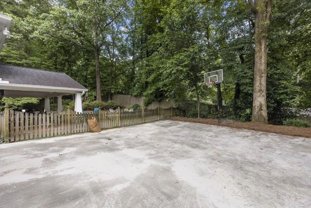 280 Seamarsh Court, Sandy Springs, Georgia 30328, 4 Bedrooms Bedrooms, ,3 BathroomsBathrooms,Residential,Sold,280 Seamarsh Court,6906980