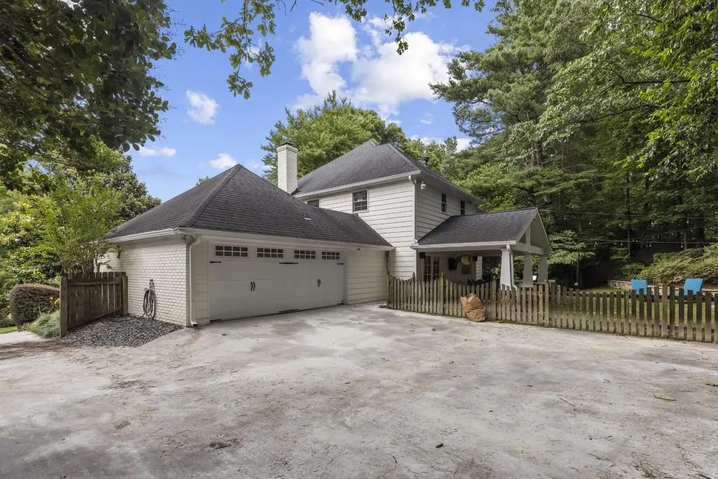 280 Seamarsh Court, Sandy Springs, Georgia 30328, 4 Bedrooms Bedrooms, ,3 BathroomsBathrooms,Residential,Sold,280 Seamarsh Court,6906980