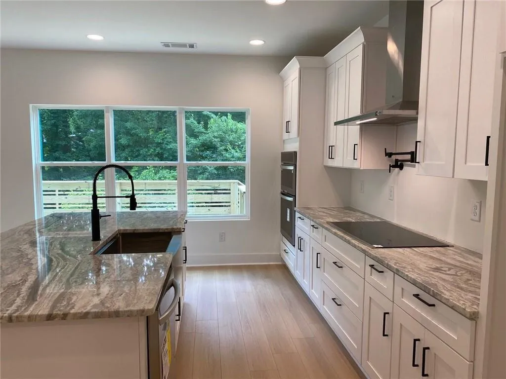 2167 Main Street Nw, Atlanta, Georgia 30318, 5 Bedrooms Bedrooms, ,2 BathroomsBathrooms,Residential,For Sale,2167 Main Street Nw,7573867