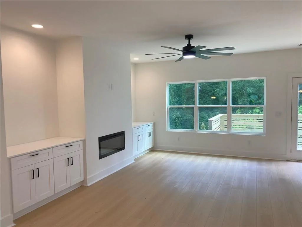 2167 Main Street Nw, Atlanta, Georgia 30318, 5 Bedrooms Bedrooms, ,2 BathroomsBathrooms,Residential,For Sale,2167 Main Street Nw,7573867