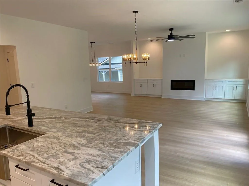 2167 Main Street Nw, Atlanta, Georgia 30318, 5 Bedrooms Bedrooms, ,2 BathroomsBathrooms,Residential,For Sale,2167 Main Street Nw,7573867