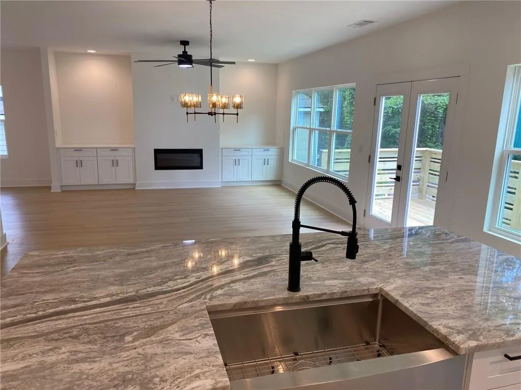 2167 Main Street Nw, Atlanta, Georgia 30318, 5 Bedrooms Bedrooms, ,2 BathroomsBathrooms,Residential,For Sale,2167 Main Street Nw,7573867