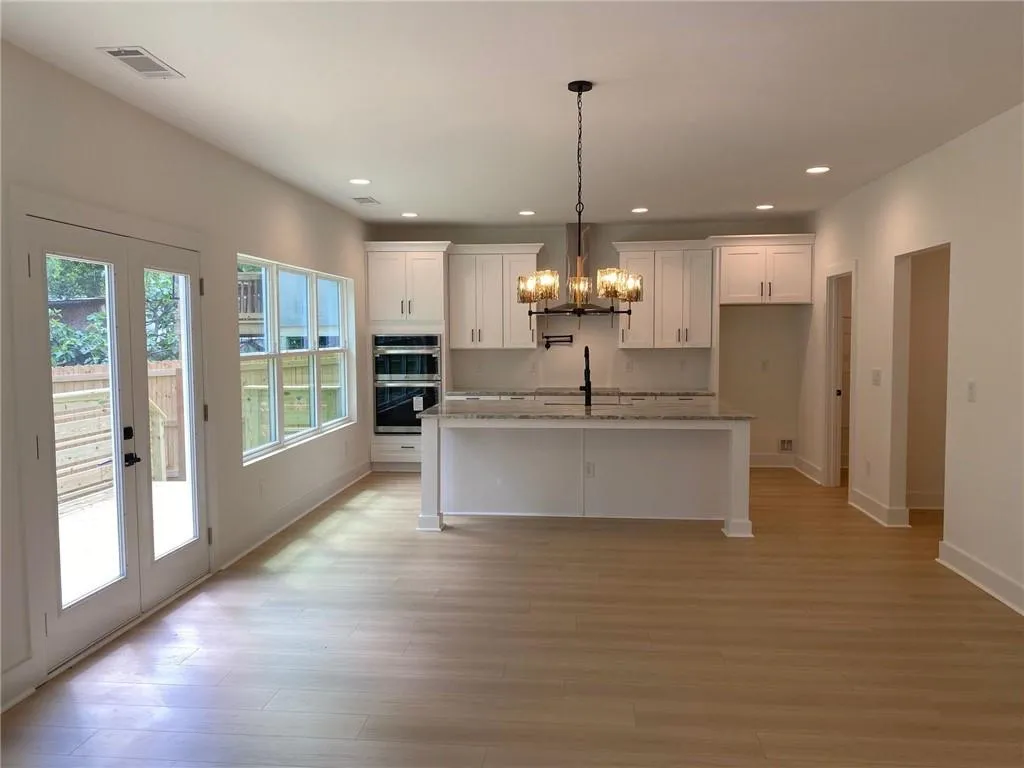 2167 Main Street Nw, Atlanta, Georgia 30318, 5 Bedrooms Bedrooms, ,2 BathroomsBathrooms,Residential,For Sale,2167 Main Street Nw,7573867
