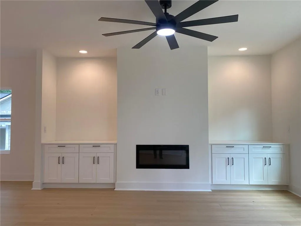 2167 Main Street Nw, Atlanta, Georgia 30318, 5 Bedrooms Bedrooms, ,2 BathroomsBathrooms,Residential,For Sale,2167 Main Street Nw,7573867