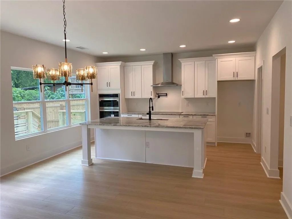 2167 Main Street Nw, Atlanta, Georgia 30318, 5 Bedrooms Bedrooms, ,2 BathroomsBathrooms,Residential,For Sale,2167 Main Street Nw,7573867