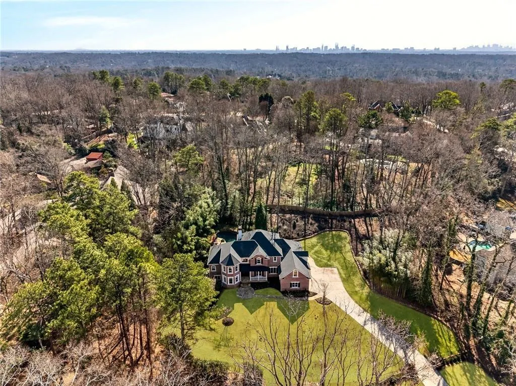 5759 Riverside Drive, Atlanta, Georgia 30327, 5 Bedrooms Bedrooms, ,5 BathroomsBathrooms,Residential,For Sale,5759 Riverside Drive,7721011