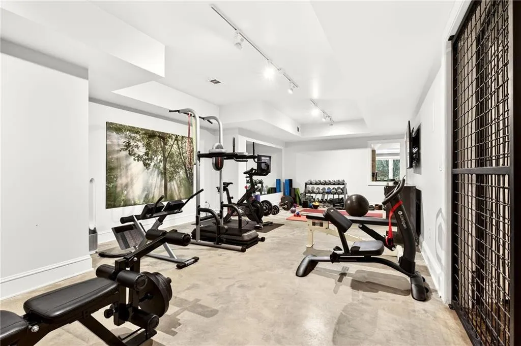 5759 Riverside Drive, Atlanta, Georgia 30327, 5 Bedrooms Bedrooms, ,5 BathroomsBathrooms,Residential,For Sale,5759 Riverside Drive,7721011