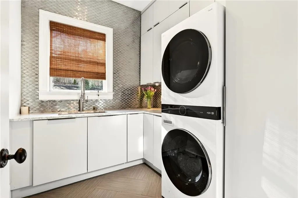 5759 Riverside Drive, Atlanta, Georgia 30327, 5 Bedrooms Bedrooms, ,5 BathroomsBathrooms,Residential,For Sale,5759 Riverside Drive,7721011