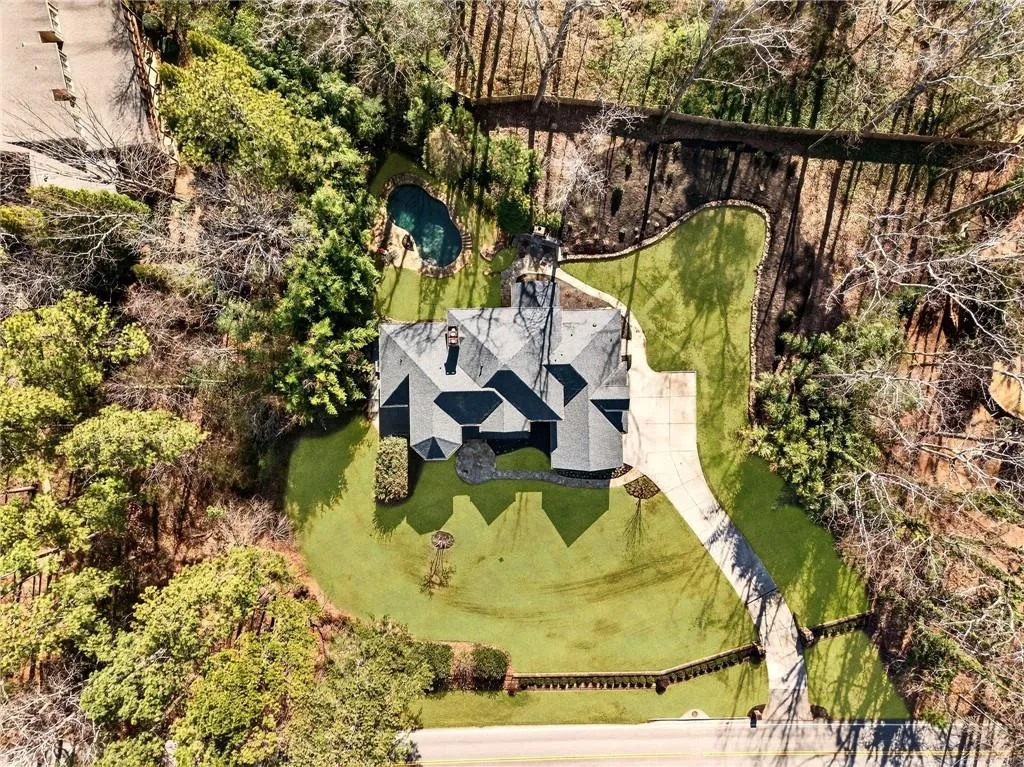 5759 Riverside Drive, Atlanta, Georgia 30327, 5 Bedrooms Bedrooms, ,5 BathroomsBathrooms,Residential,For Sale,5759 Riverside Drive,7721011