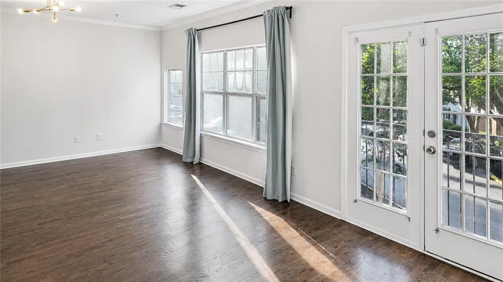 1150 Collier Road Nw Unit 2q, Atlanta, Georgia 30318, 2 Bedrooms Bedrooms, 0 ,2 BathroomsBathrooms,Residential,Sold,1150 Collier Road Nw Unit 2q,7785083