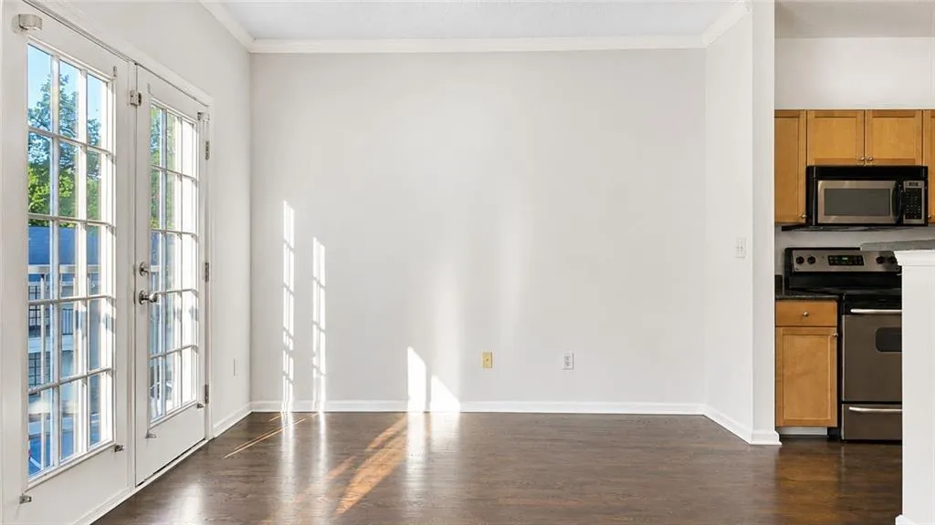 1150 Collier Road Nw Unit 2q, Atlanta, Georgia 30318, 2 Bedrooms Bedrooms, 0 ,2 BathroomsBathrooms,Residential,Sold,1150 Collier Road Nw Unit 2q,7785083