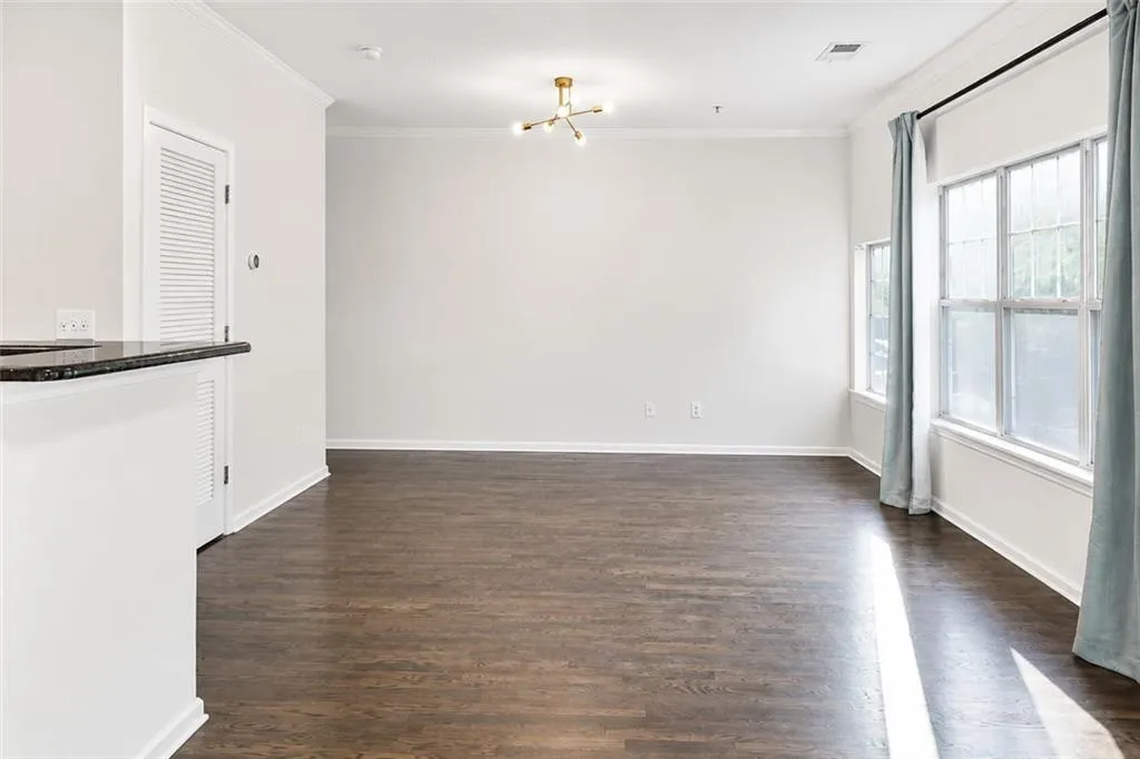 1150 Collier Road Nw Unit 2q, Atlanta, Georgia 30318, 2 Bedrooms Bedrooms, 0 ,2 BathroomsBathrooms,Residential,Sold,1150 Collier Road Nw Unit 2q,7785083
