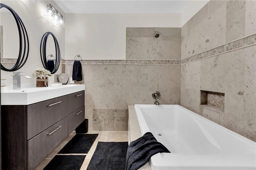 750 Dalrymple Road Unit J5, Sandy Springs, Georgia 30328, 2 Bedrooms Bedrooms, ,2 BathroomsBathrooms,Residential,Sold,750 Dalrymple Road Unit J5,7107473