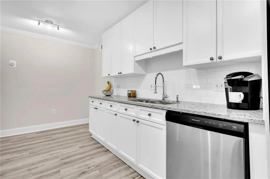 750 Dalrymple Road Unit J5, Sandy Springs, Georgia 30328, 2 Bedrooms Bedrooms, ,2 BathroomsBathrooms,Residential,Sold,750 Dalrymple Road Unit J5,7107473