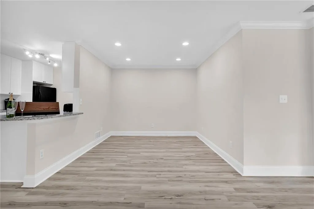 750 Dalrymple Road Unit J5, Sandy Springs, Georgia 30328, 2 Bedrooms Bedrooms, ,2 BathroomsBathrooms,Residential,Sold,750 Dalrymple Road Unit J5,7107473