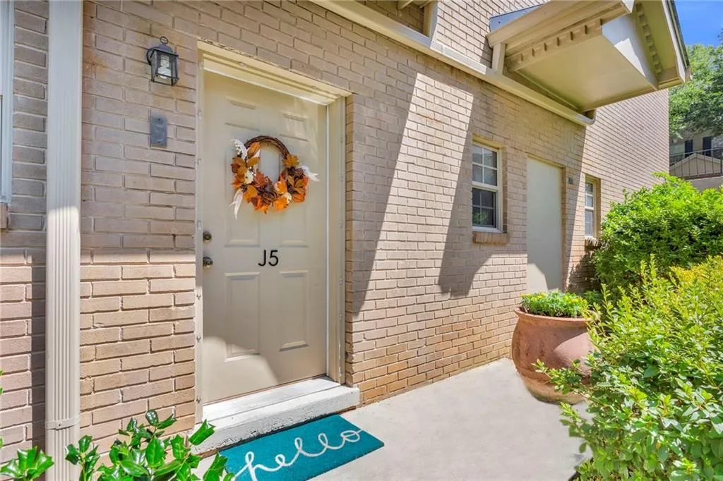 750 Dalrymple Road Unit J5, Sandy Springs, Georgia 30328, 2 Bedrooms Bedrooms, ,2 BathroomsBathrooms,Residential,Sold,750 Dalrymple Road Unit J5,7107473