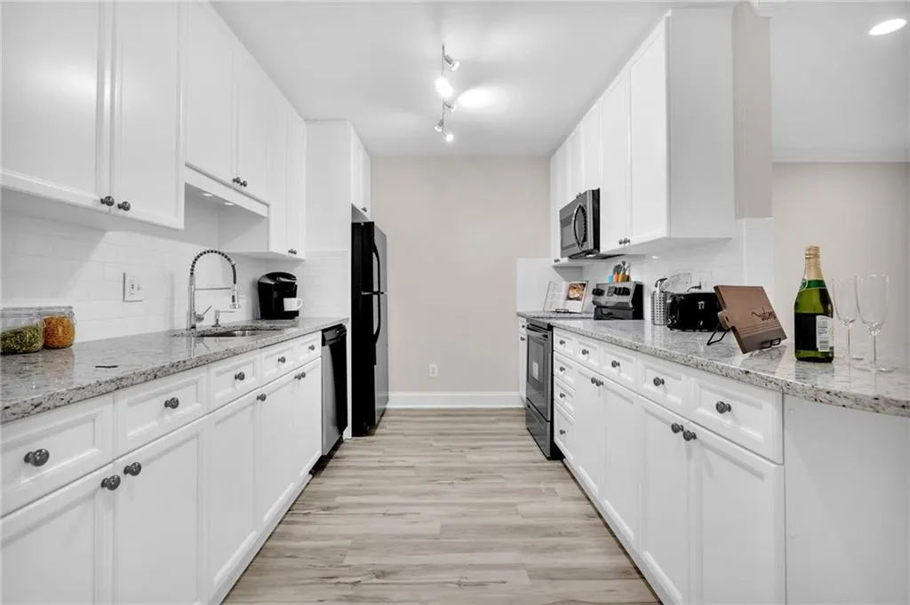 750 Dalrymple Road Unit J5, Sandy Springs, Georgia 30328, 2 Bedrooms Bedrooms, ,2 BathroomsBathrooms,Residential,Sold,750 Dalrymple Road Unit J5,7107473