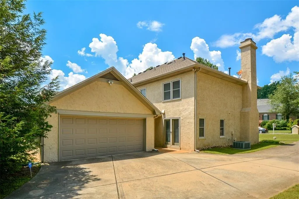 9105 Carroll Manor Drive, Sandy Springs, Georgia 30350, 3 Bedrooms Bedrooms, ,2 BathroomsBathrooms,Residential,Sold,9105 Carroll Manor Drive,6040817 9105 Carroll Manor Drive, Sandy Springs, Georgia 30350, 3 Bedrooms Bedrooms, ,2 BathroomsBathrooms,Residential,Sold,9105 Carroll Manor Drive,6040817