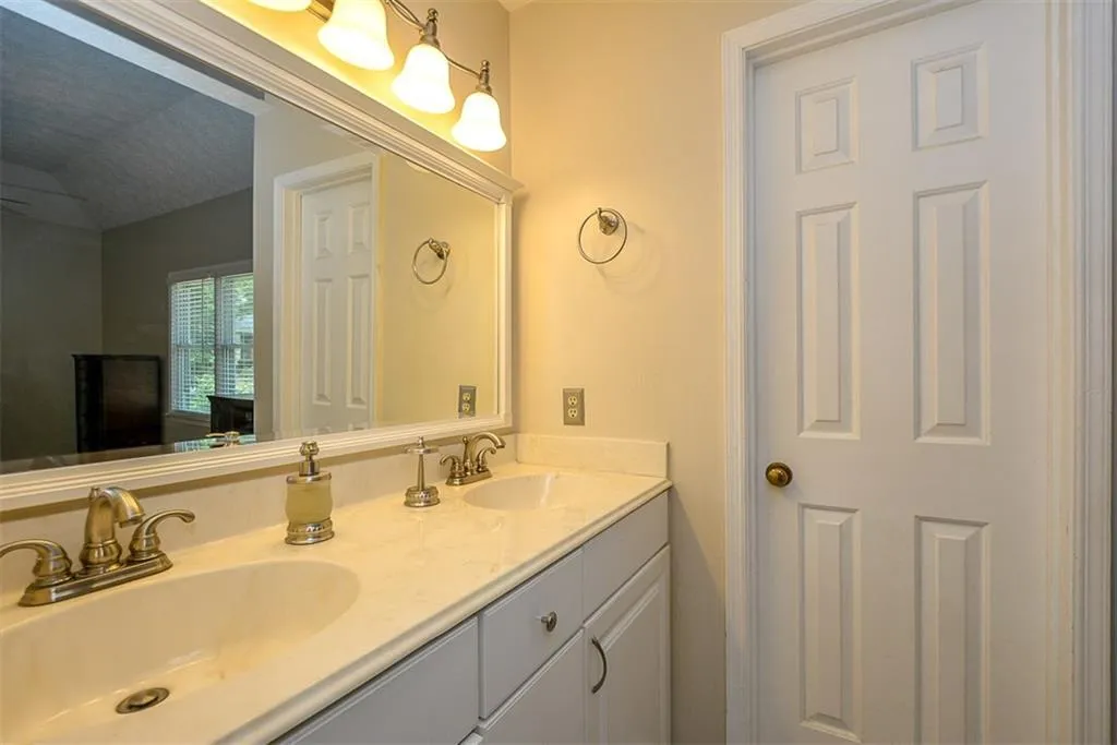 9105 Carroll Manor Drive, Sandy Springs, Georgia 30350, 3 Bedrooms Bedrooms, ,2 BathroomsBathrooms,Residential,Sold,9105 Carroll Manor Drive,6040817 9105 Carroll Manor Drive, Sandy Springs, Georgia 30350, 3 Bedrooms Bedrooms, ,2 BathroomsBathrooms,Residential,Sold,9105 Carroll Manor Drive,6040817