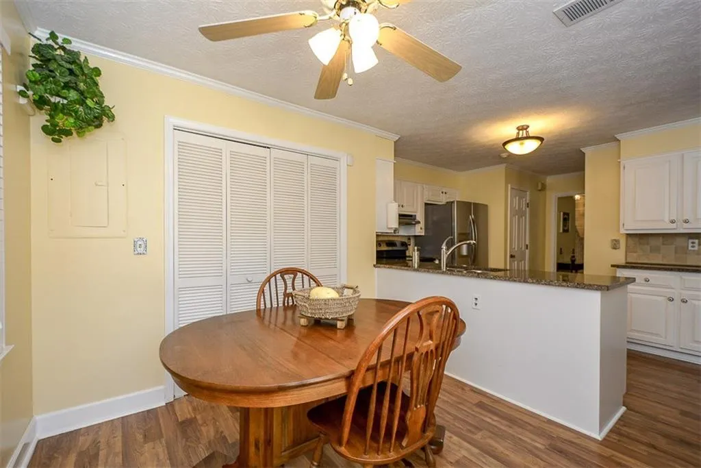 9105 Carroll Manor Drive, Sandy Springs, Georgia 30350, 3 Bedrooms Bedrooms, ,2 BathroomsBathrooms,Residential,Sold,9105 Carroll Manor Drive,6040817 9105 Carroll Manor Drive, Sandy Springs, Georgia 30350, 3 Bedrooms Bedrooms, ,2 BathroomsBathrooms,Residential,Sold,9105 Carroll Manor Drive,6040817