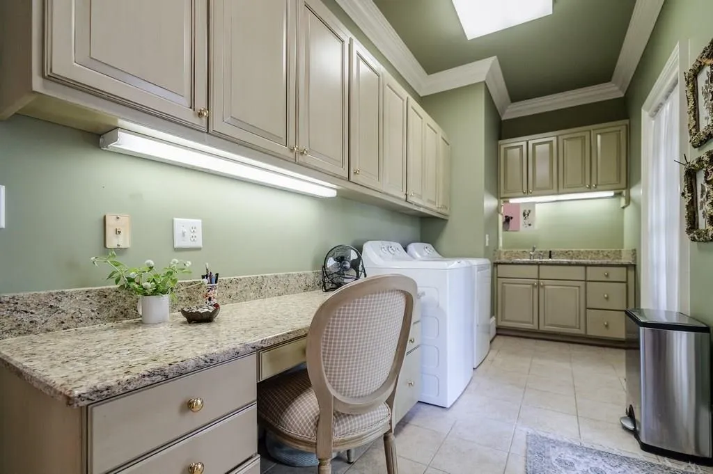400 Windship Place, Atlanta, Georgia 30327, 7 Bedrooms Bedrooms, ,8 BathroomsBathrooms,Residential,Sold,400 Windship Place,6066645