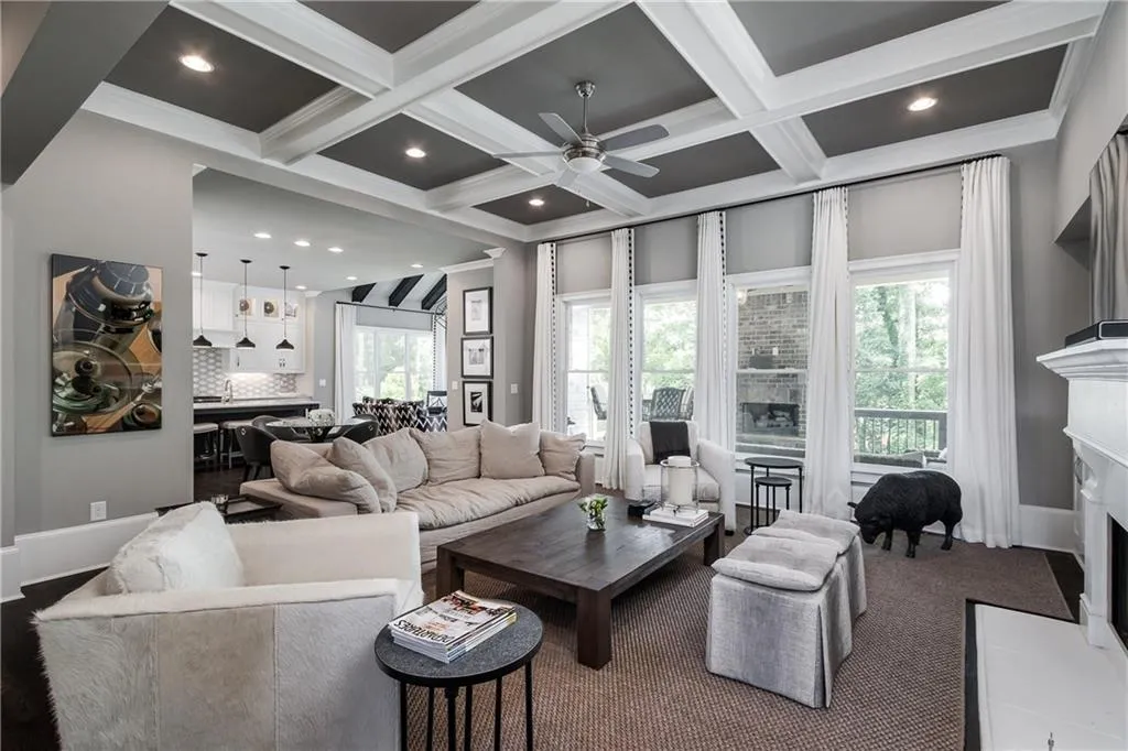 515 Belada Boulevard, Atlanta, Georgia 30342, 5 Bedrooms Bedrooms, ,4 BathroomsBathrooms,Residential,Sold,515 Belada Boulevard,6030191