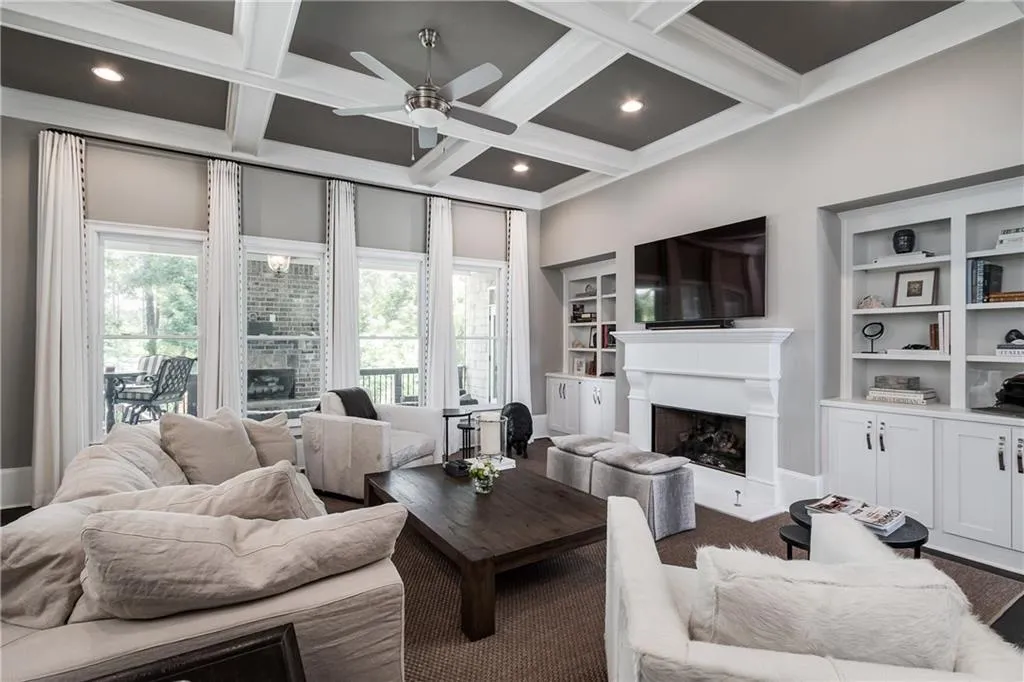 515 Belada Boulevard, Atlanta, Georgia 30342, 5 Bedrooms Bedrooms, ,4 BathroomsBathrooms,Residential,Sold,515 Belada Boulevard,6030191