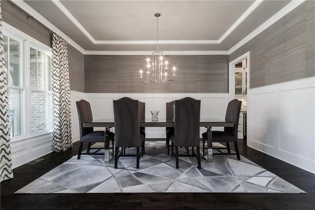 515 Belada Boulevard, Atlanta, Georgia 30342, 5 Bedrooms Bedrooms, ,4 BathroomsBathrooms,Residential,Sold,515 Belada Boulevard,6030191