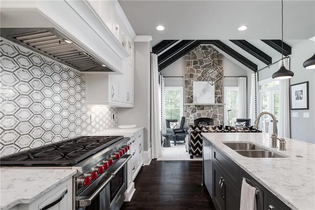 515 Belada Boulevard, Atlanta, Georgia 30342, 5 Bedrooms Bedrooms, ,4 BathroomsBathrooms,Residential,Sold,515 Belada Boulevard,6030191