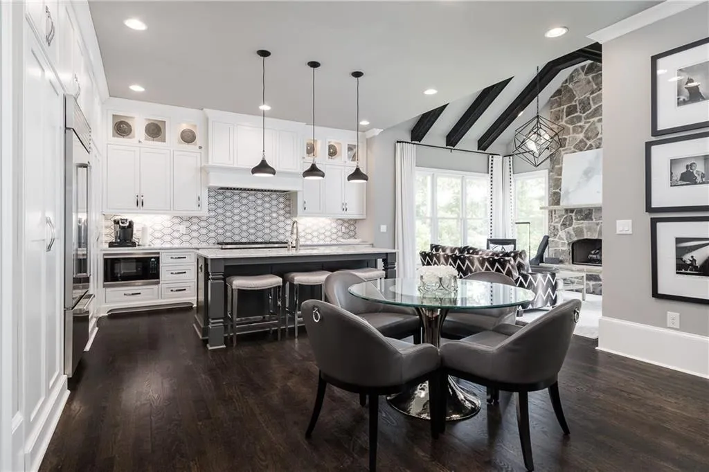 515 Belada Boulevard, Atlanta, Georgia 30342, 5 Bedrooms Bedrooms, ,4 BathroomsBathrooms,Residential,Sold,515 Belada Boulevard,6030191