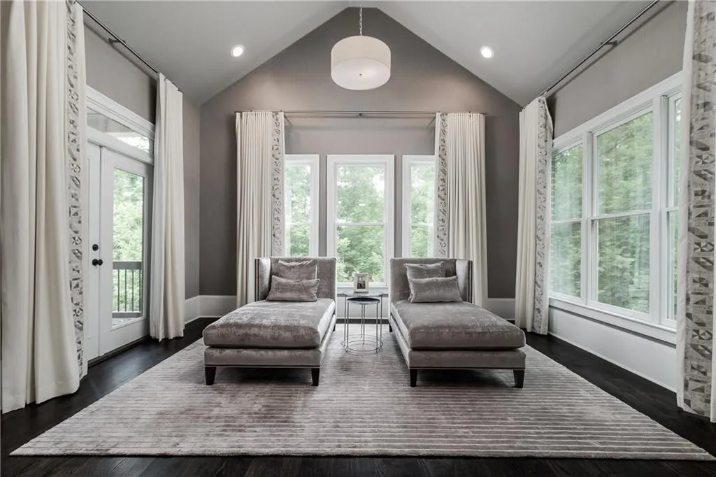 515 Belada Boulevard, Atlanta, Georgia 30342, 5 Bedrooms Bedrooms, ,4 BathroomsBathrooms,Residential,Sold,515 Belada Boulevard,6030191