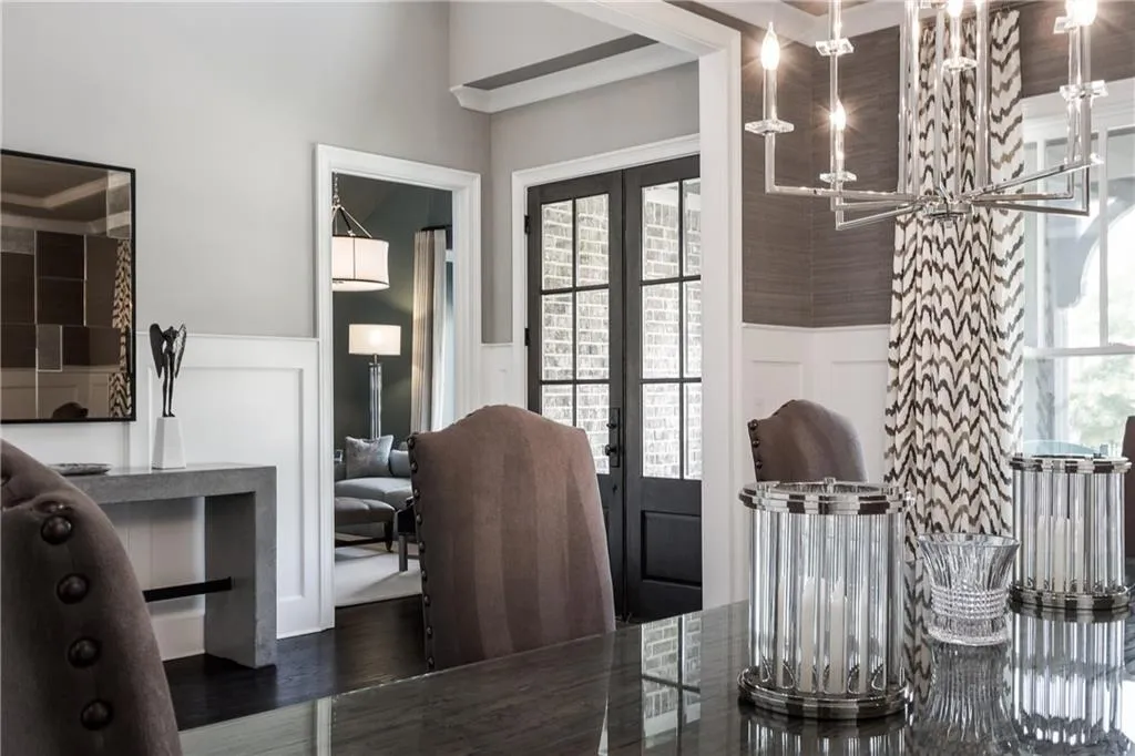 515 Belada Boulevard, Atlanta, Georgia 30342, 5 Bedrooms Bedrooms, ,4 BathroomsBathrooms,Residential,Sold,515 Belada Boulevard,6030191