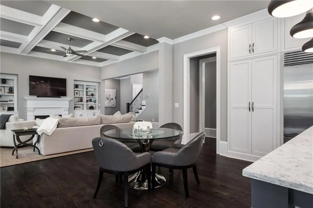 515 Belada Boulevard, Atlanta, Georgia 30342, 5 Bedrooms Bedrooms, ,4 BathroomsBathrooms,Residential,Sold,515 Belada Boulevard,6030191