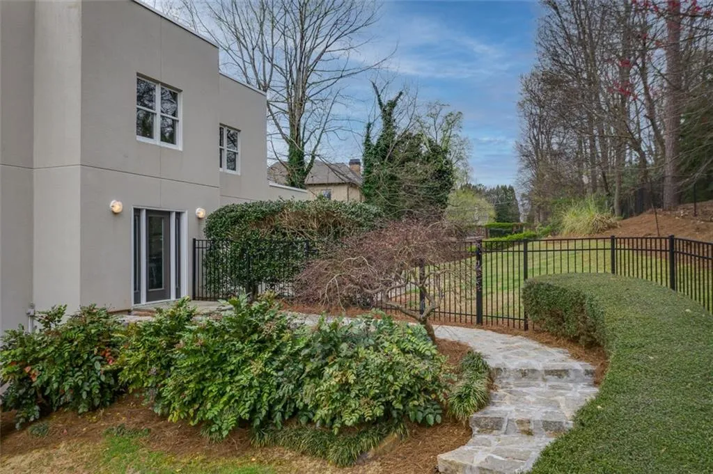 4810 Lafayette Court Nw, Atlanta, Georgia 30327, 4 Bedrooms Bedrooms, ,3 BathroomsBathrooms,Residential,Sold,4810 Lafayette Court Nw,6858310