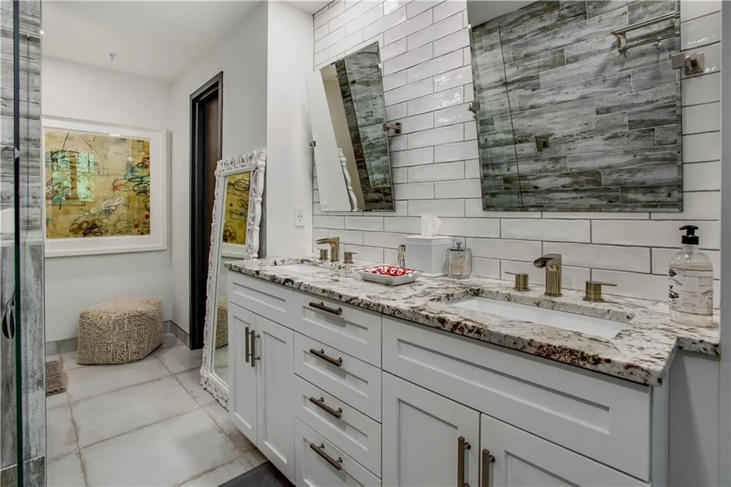 3235 Roswell Road Ne Unit 409, Atlanta, Georgia 30305, 2 Bedrooms Bedrooms, 0 ,2 BathroomsBathrooms,Residential,For Sale,3235 Roswell Road Ne Unit 409,7739484