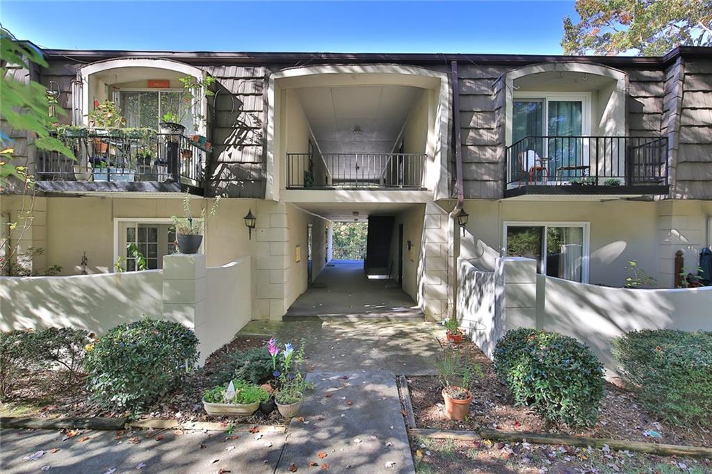 725 Dalrymple Road Unit 7F, Sandy Springs, Georgia 30328, 2 Bedrooms Bedrooms, ,2 BathroomsBathrooms,Residential,Sold,725 Dalrymple Road Unit 7F,7303104