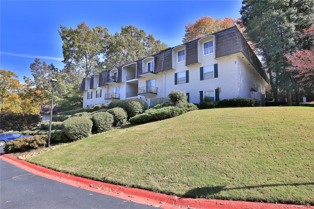 725 Dalrymple Road Unit 7F, Sandy Springs, Georgia 30328, 2 Bedrooms Bedrooms, ,2 BathroomsBathrooms,Residential,Sold,725 Dalrymple Road Unit 7F,7303104