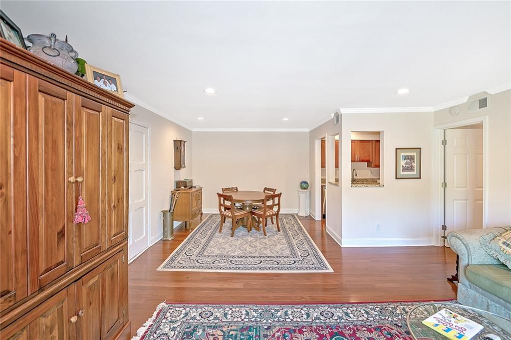 725 Dalrymple Road Unit 7F, Sandy Springs, Georgia 30328, 2 Bedrooms Bedrooms, ,2 BathroomsBathrooms,Residential,Sold,725 Dalrymple Road Unit 7F,7303104