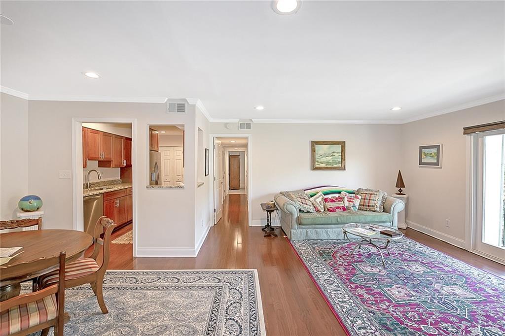 725 Dalrymple Road Unit 7F, Sandy Springs, Georgia 30328, 2 Bedrooms Bedrooms, ,2 BathroomsBathrooms,Residential,Sold,725 Dalrymple Road Unit 7F,7303104