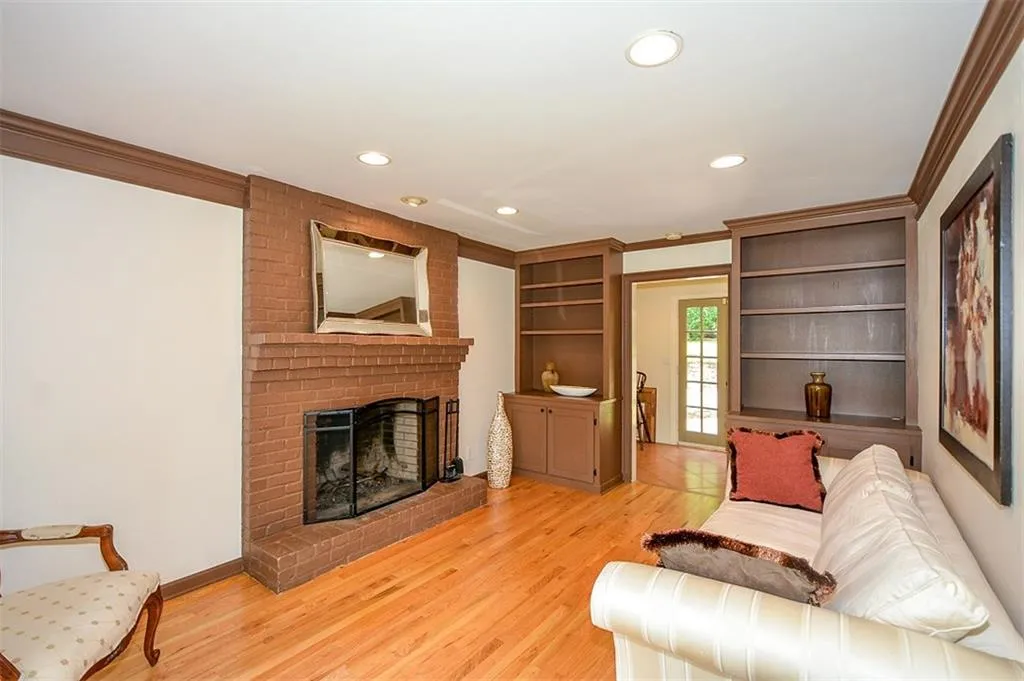 6586 Wright Road, Atlanta, Georgia 30328, 4 Bedrooms Bedrooms, ,2 BathroomsBathrooms,Residential,Sold,6586 Wright Road,5851425